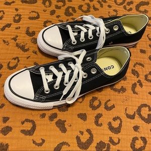 Black Converse, Size 8.5 Women/6.5 Men
